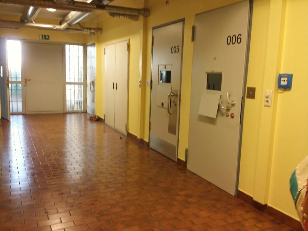 1 2 polizei 22