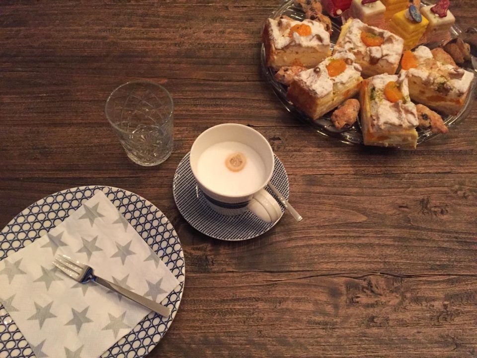 freitag-kaffee-und-kuchen-social-media-care